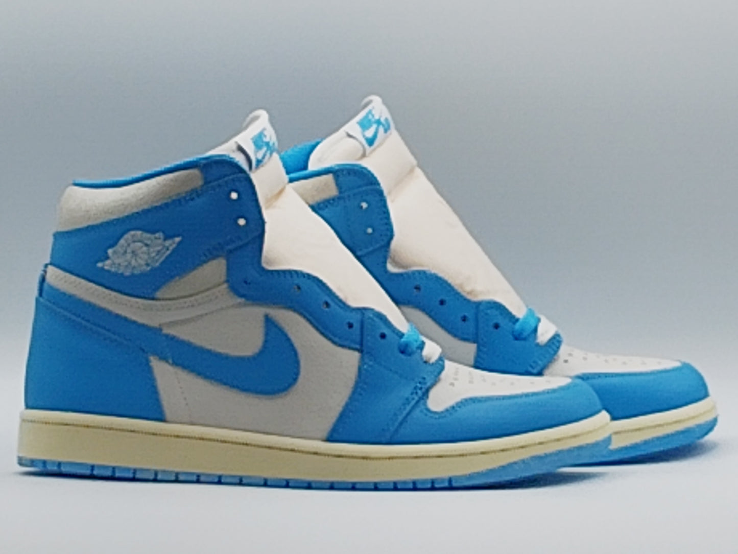Air Jordan 1 Retro High OG Size 8.5 (DZ5485 402)